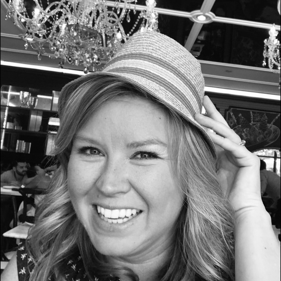 Meet your Posher, Kristin - Picture 2 of 3